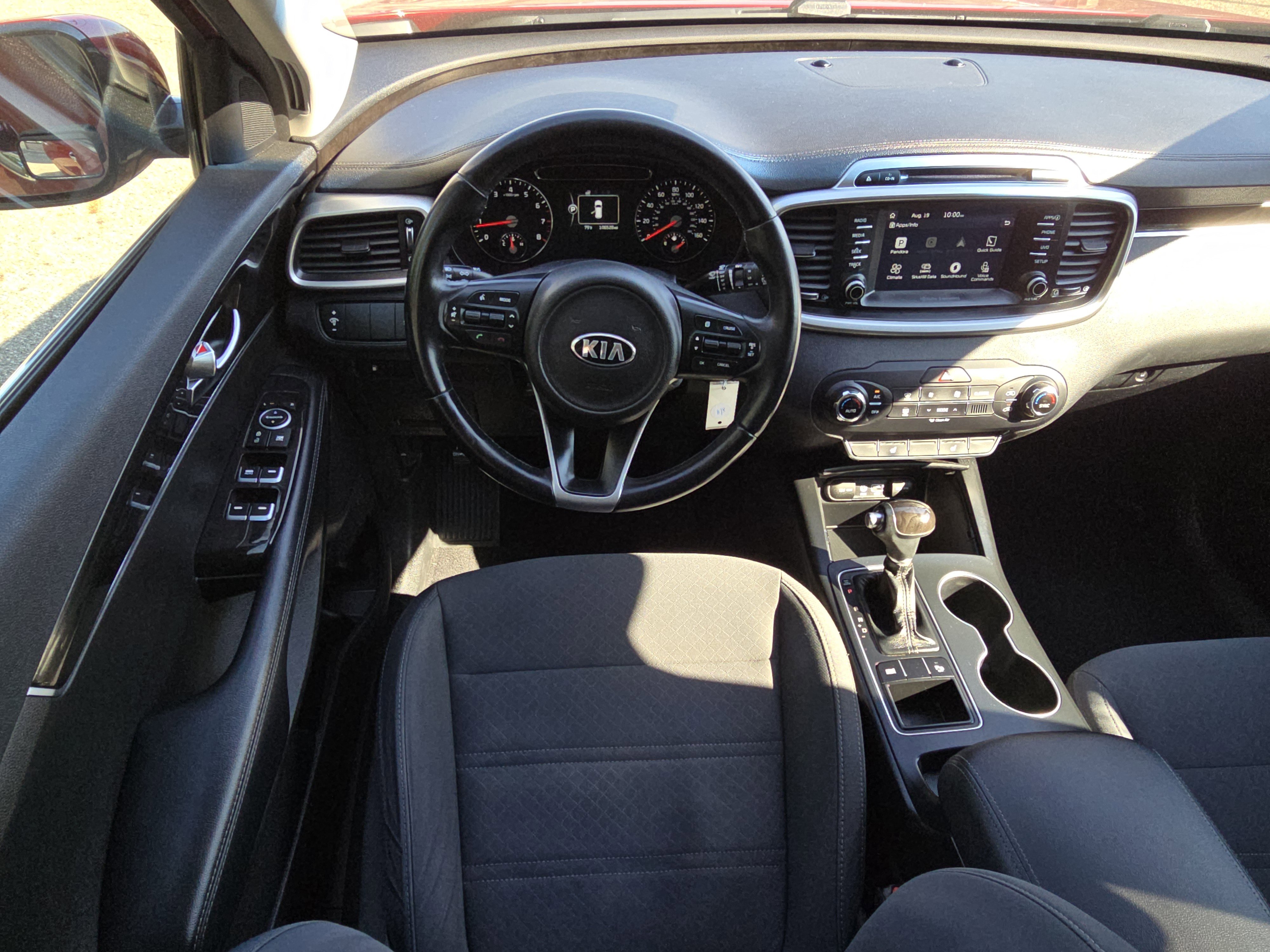Used 2017 Kia Sorento LX w/ LX Convenience Package image 19
