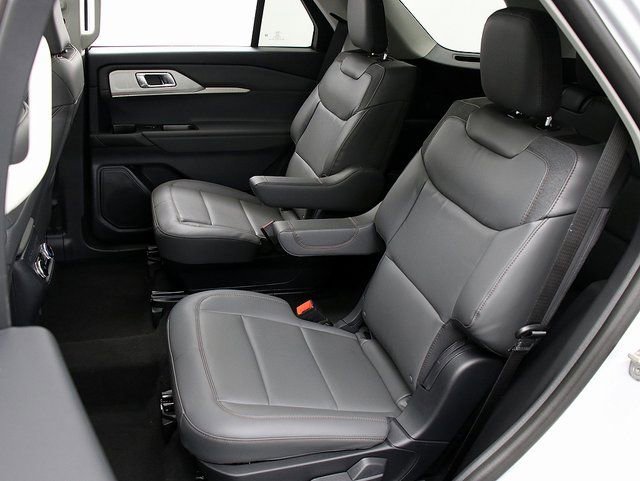 Used 2026 Ford Explorer Active w/ Active Comfort Package image 11
