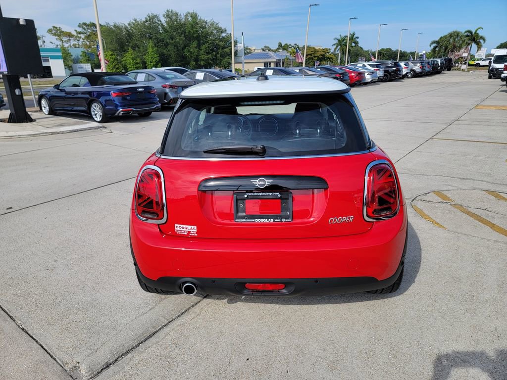 Used 2021 MINI Cooper 2-Door Hardtop w/ Storage Package FWD image 4