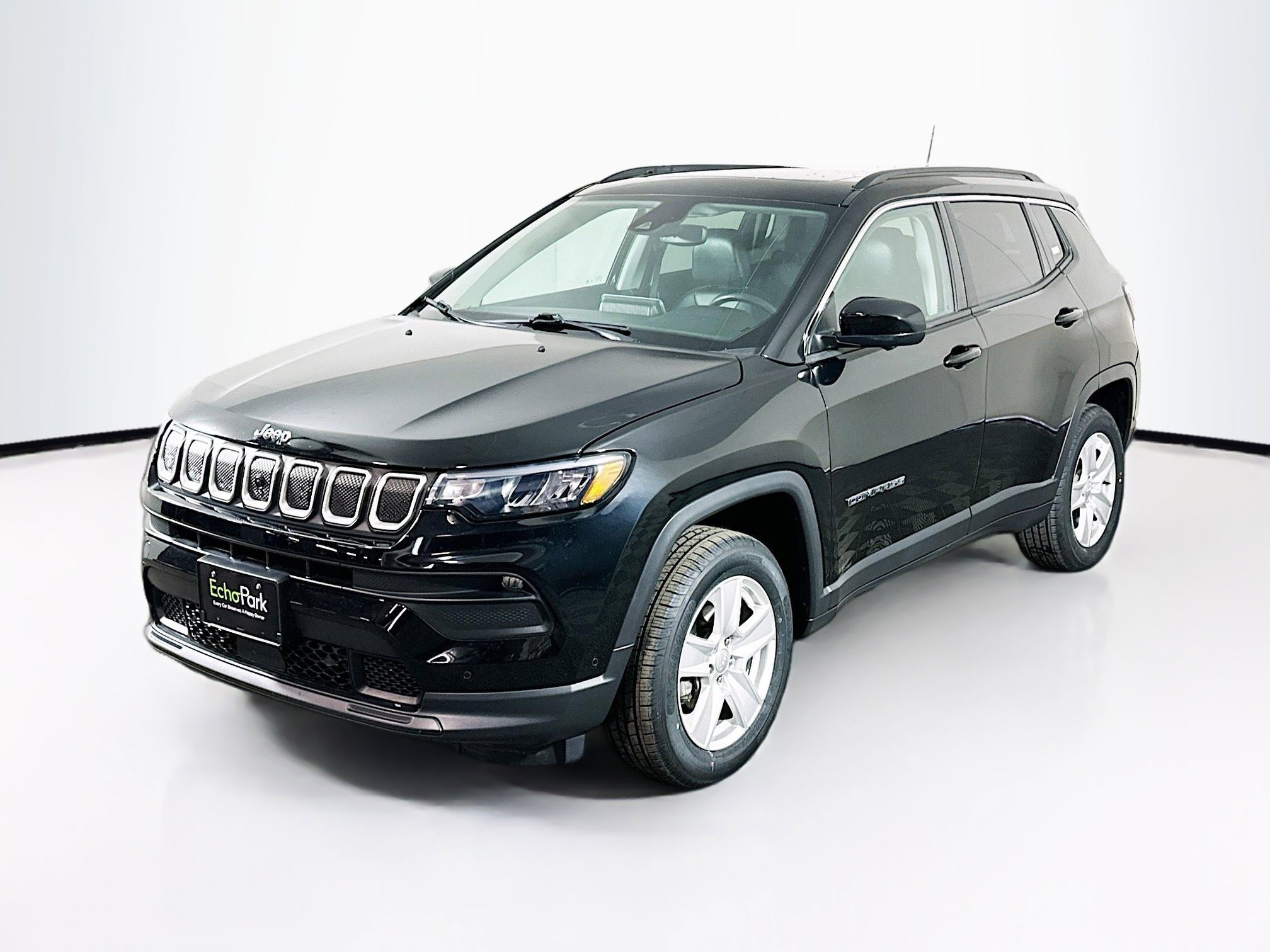 Used 2022 Jeep Compass Latitude w/ Sun and Sound Group image 3