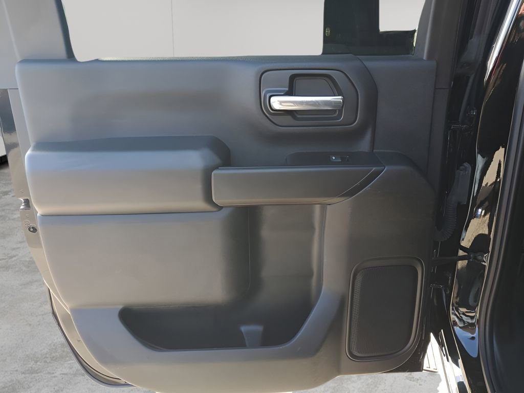 Used 2025 Chevrolet Silverado 2500 Custom w/ Custom Value Package image 17