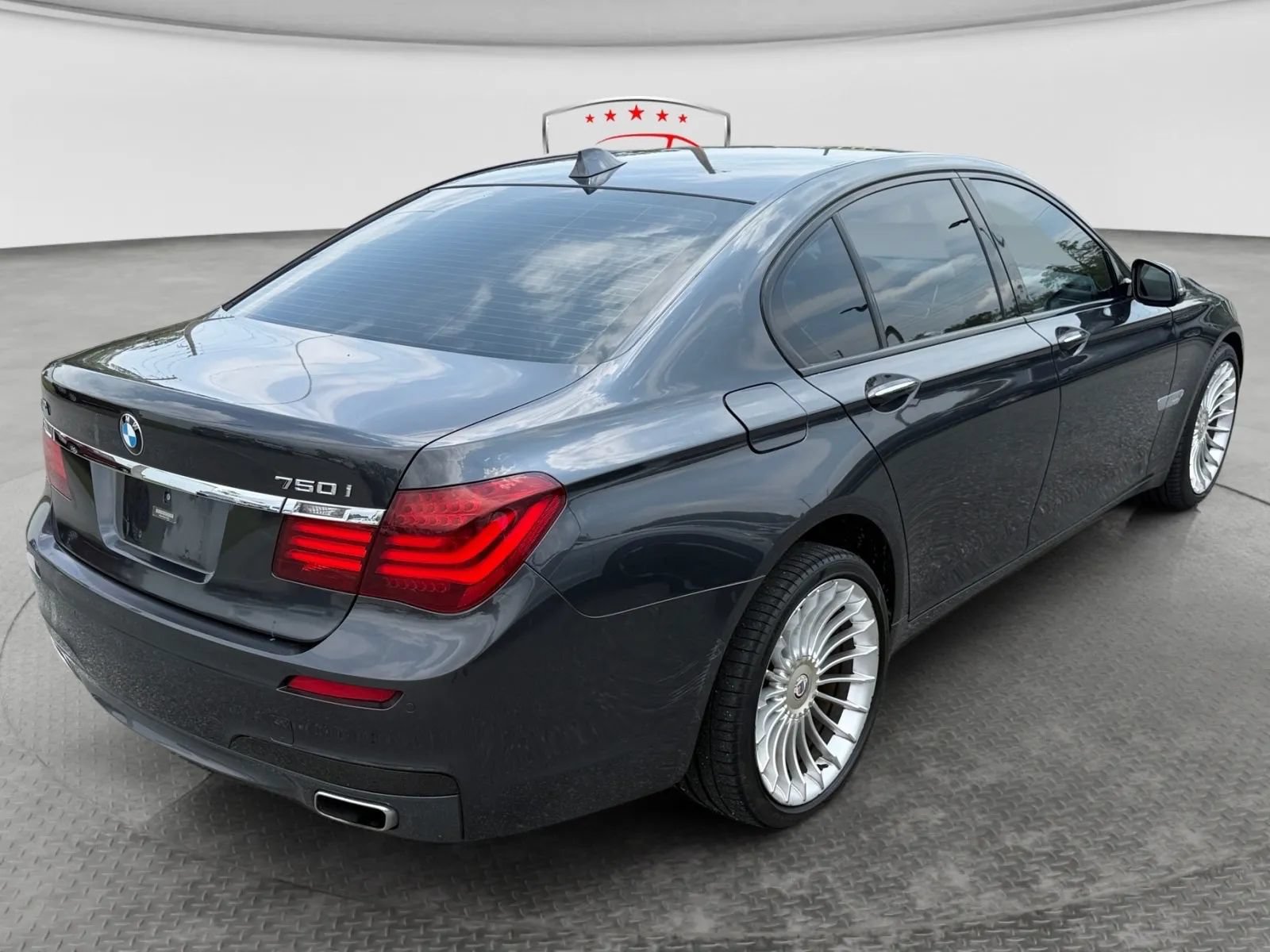 Used 2015 BMW 750i RWD image 6