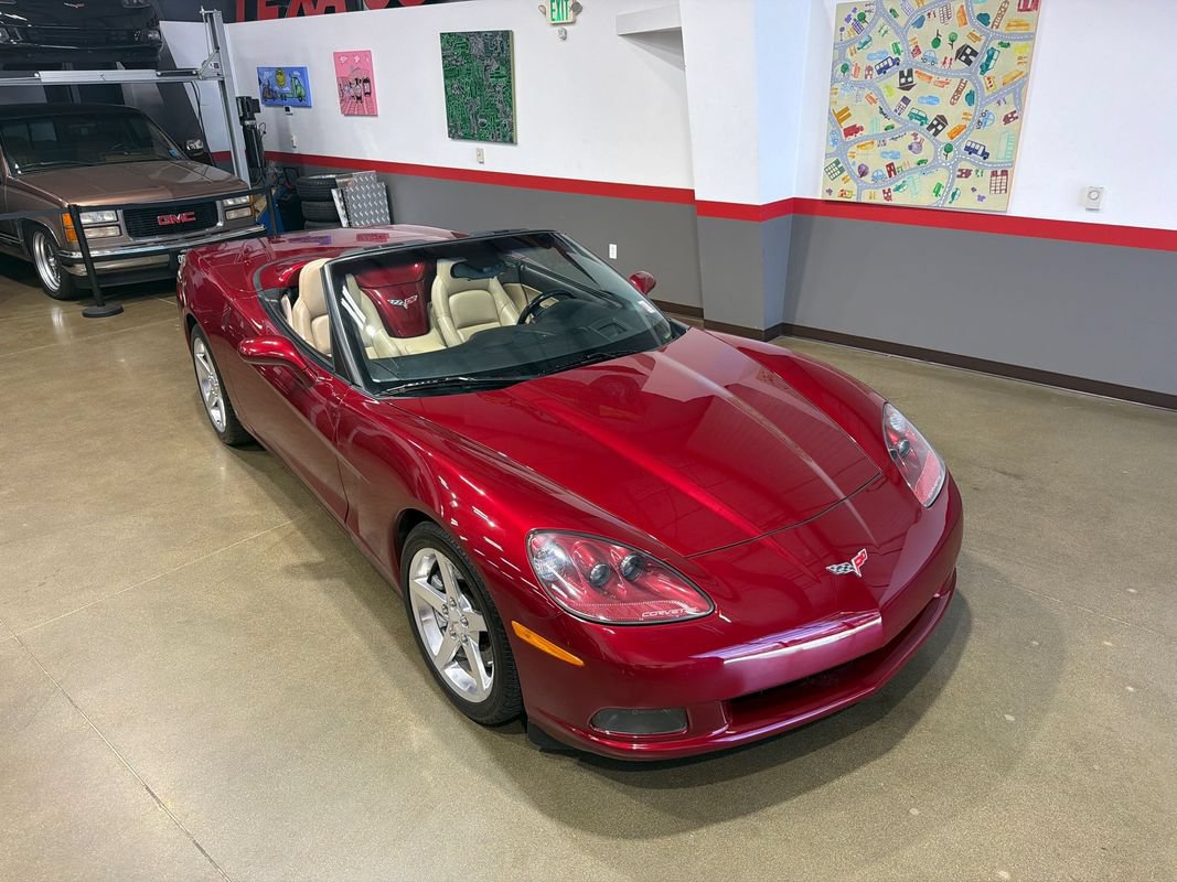 Used 2006 Chevrolet Corvette Convertible w/ Preferred Equipment Group RWD image 4