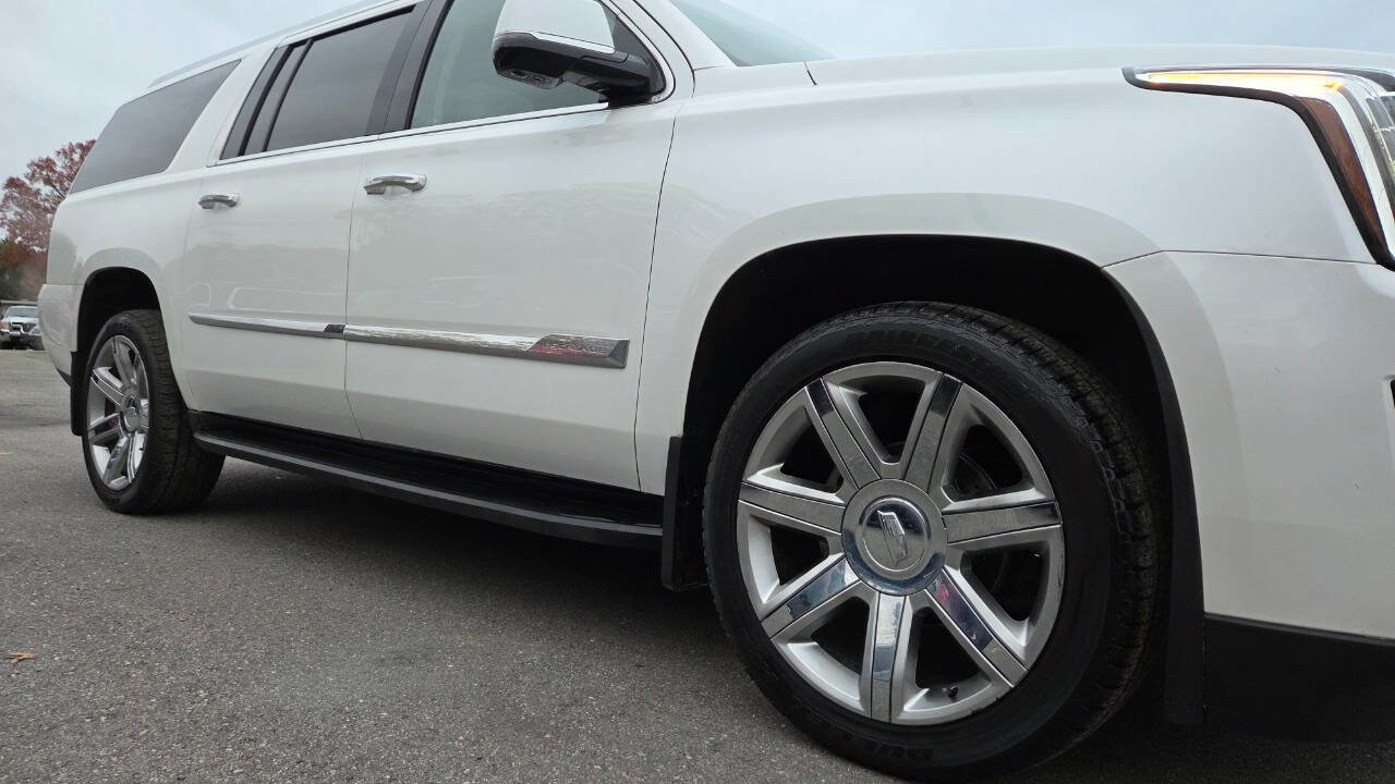 Used 2016 Cadillac Escalade ESV Premium image 16
