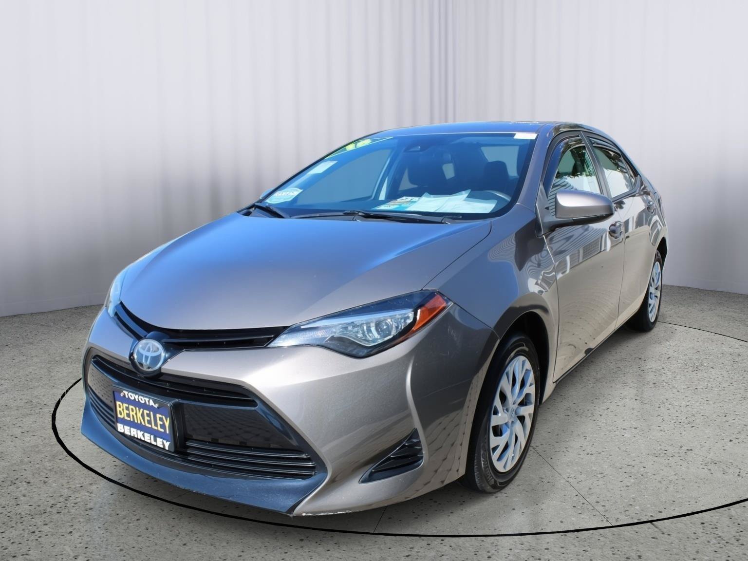Used 2018 Toyota Corolla LE FWD image 4