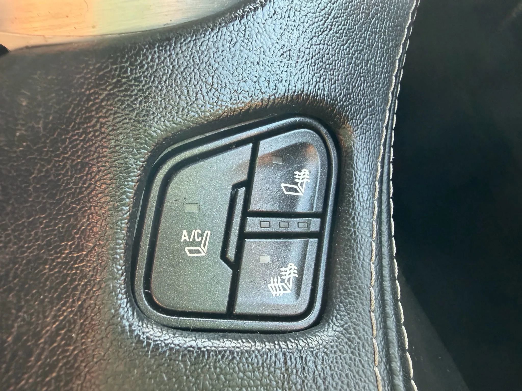 Used 2015 GMC Yukon SLT image 19