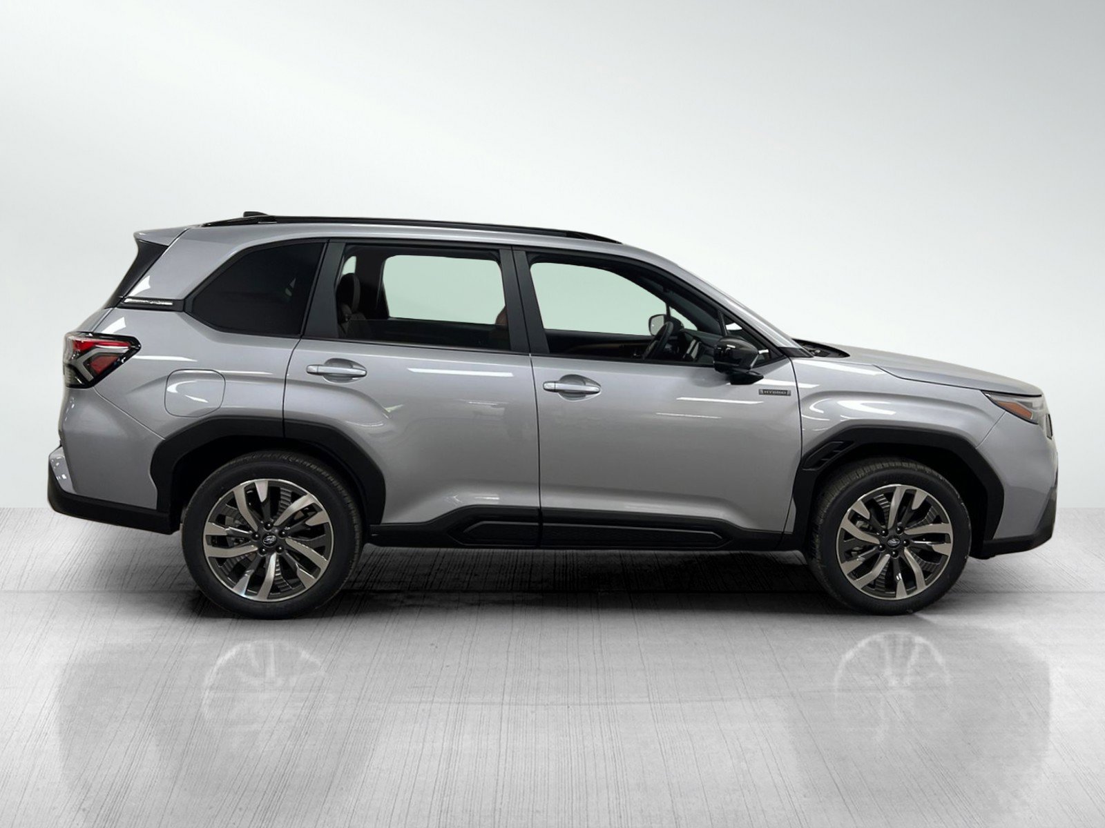 New 2025 Subaru Forester Touring image 4