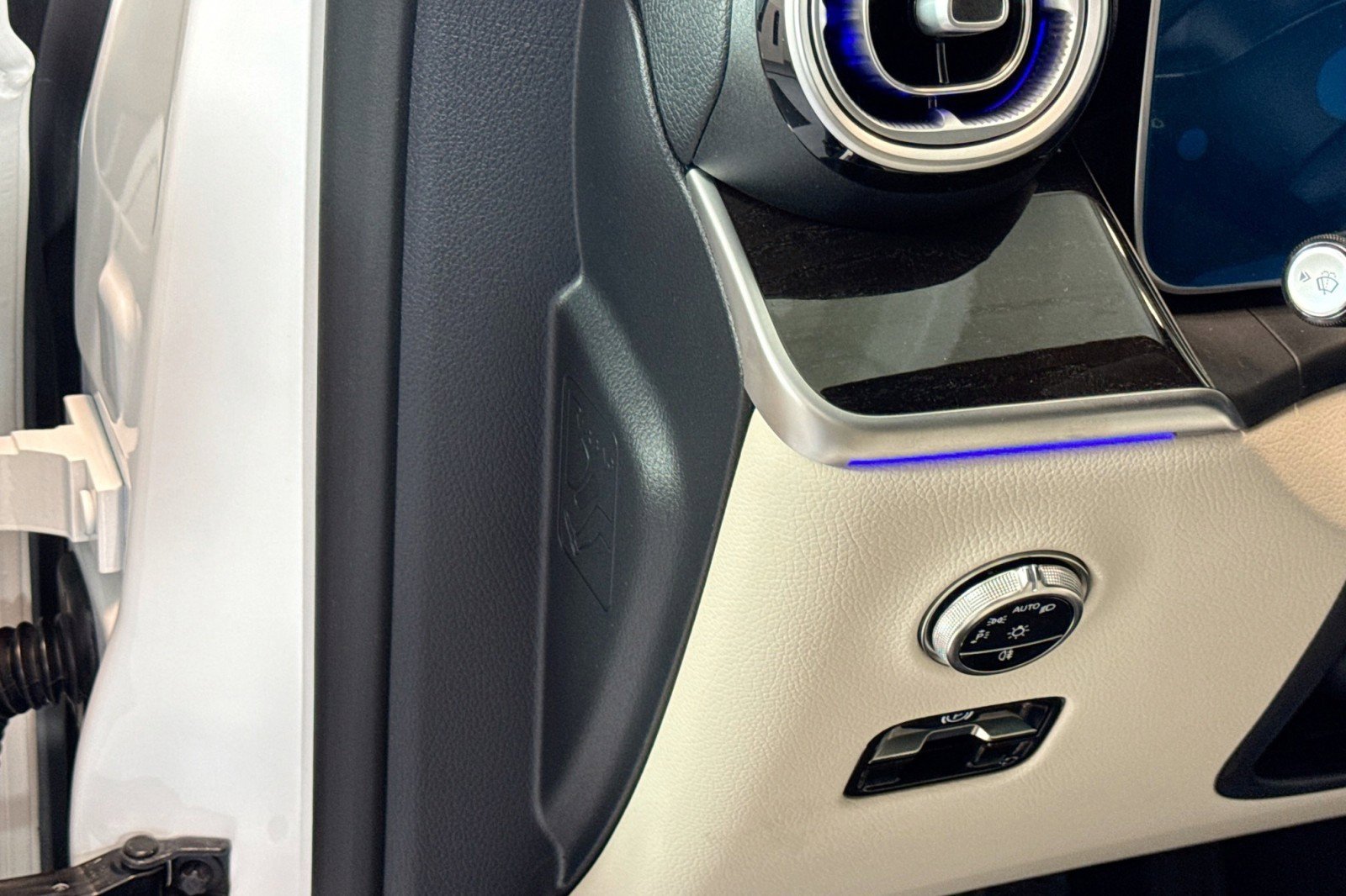 New 2026 Mercedes-Benz GLC 300 4MATIC image 10