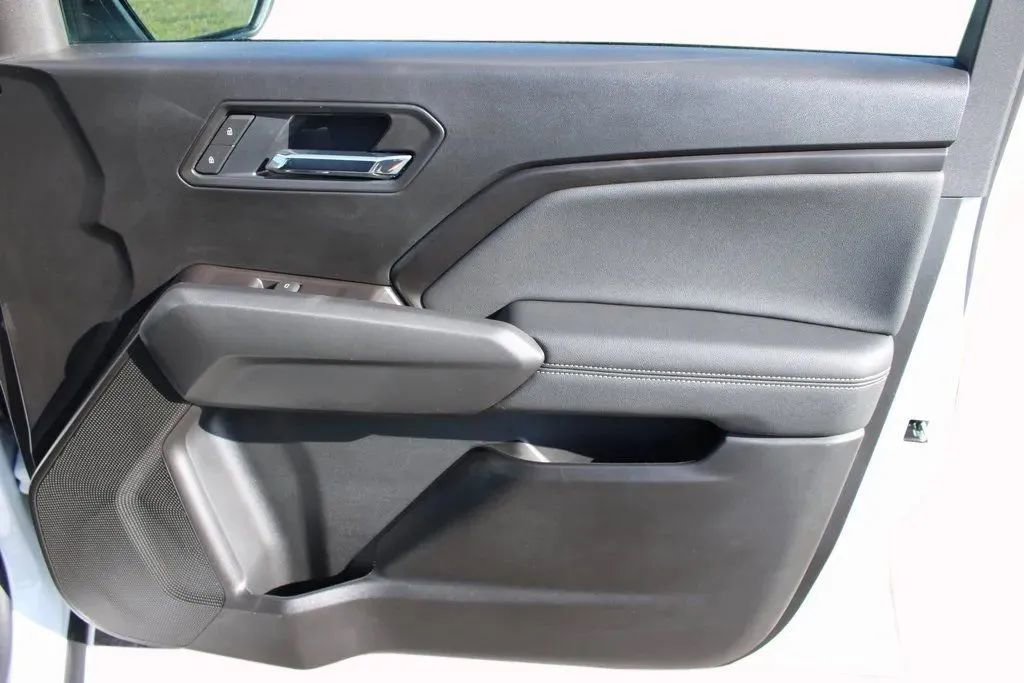 New 2026 GMC Canyon Elevation w/ LPO, Black Badging Package image 17