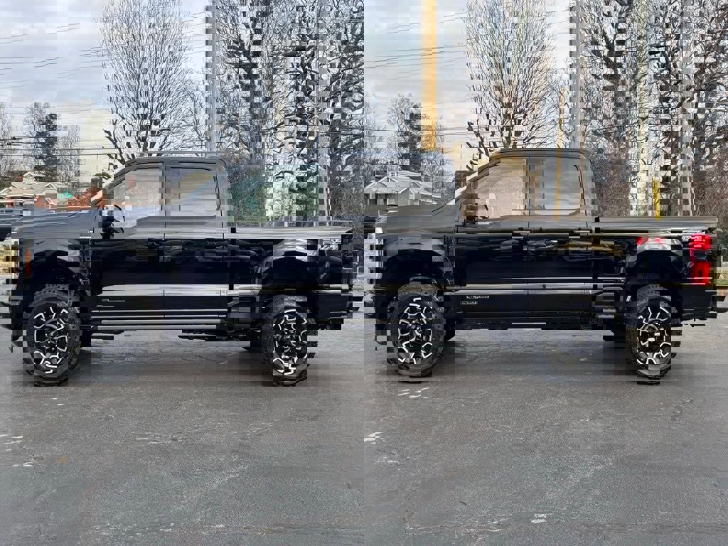 New 2026 Ford F250 Platinum w/ FX4 Off-Road Package AWD/4WD image 3