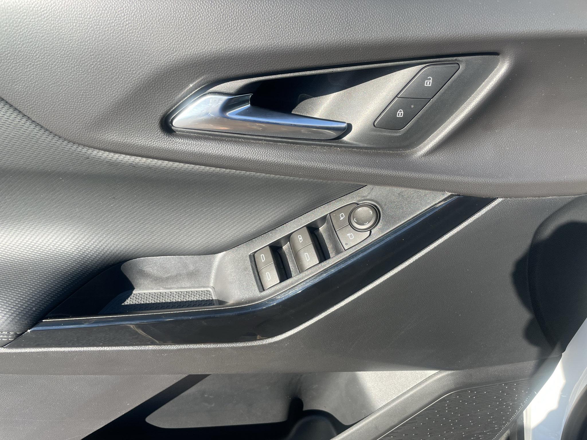Certified 2026 Chevrolet Equinox LT FWD image 17