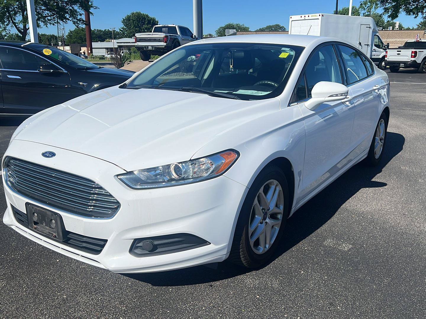 Used 2015 Ford Fusion SE FWD image 13