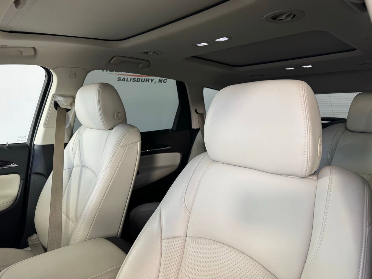 Used 2023 Buick Enclave Essence w/ Experience Buick Package image 3