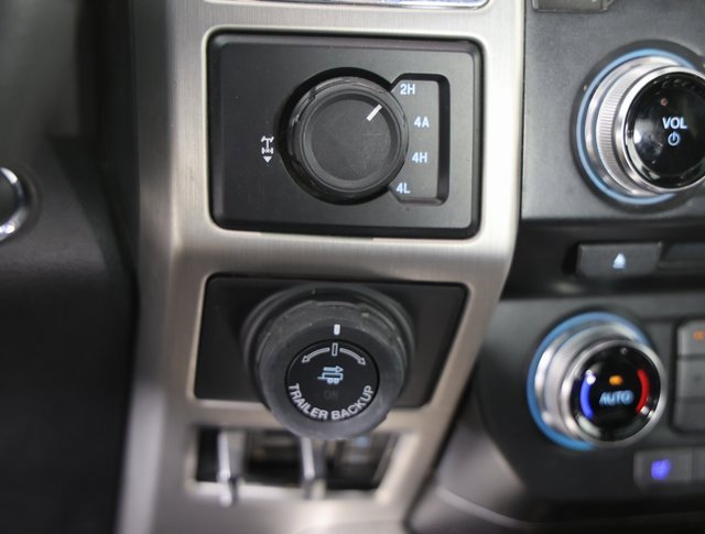 Used 2016 Ford F150 Platinum w/ Equipment Group 701A Luxury image 11