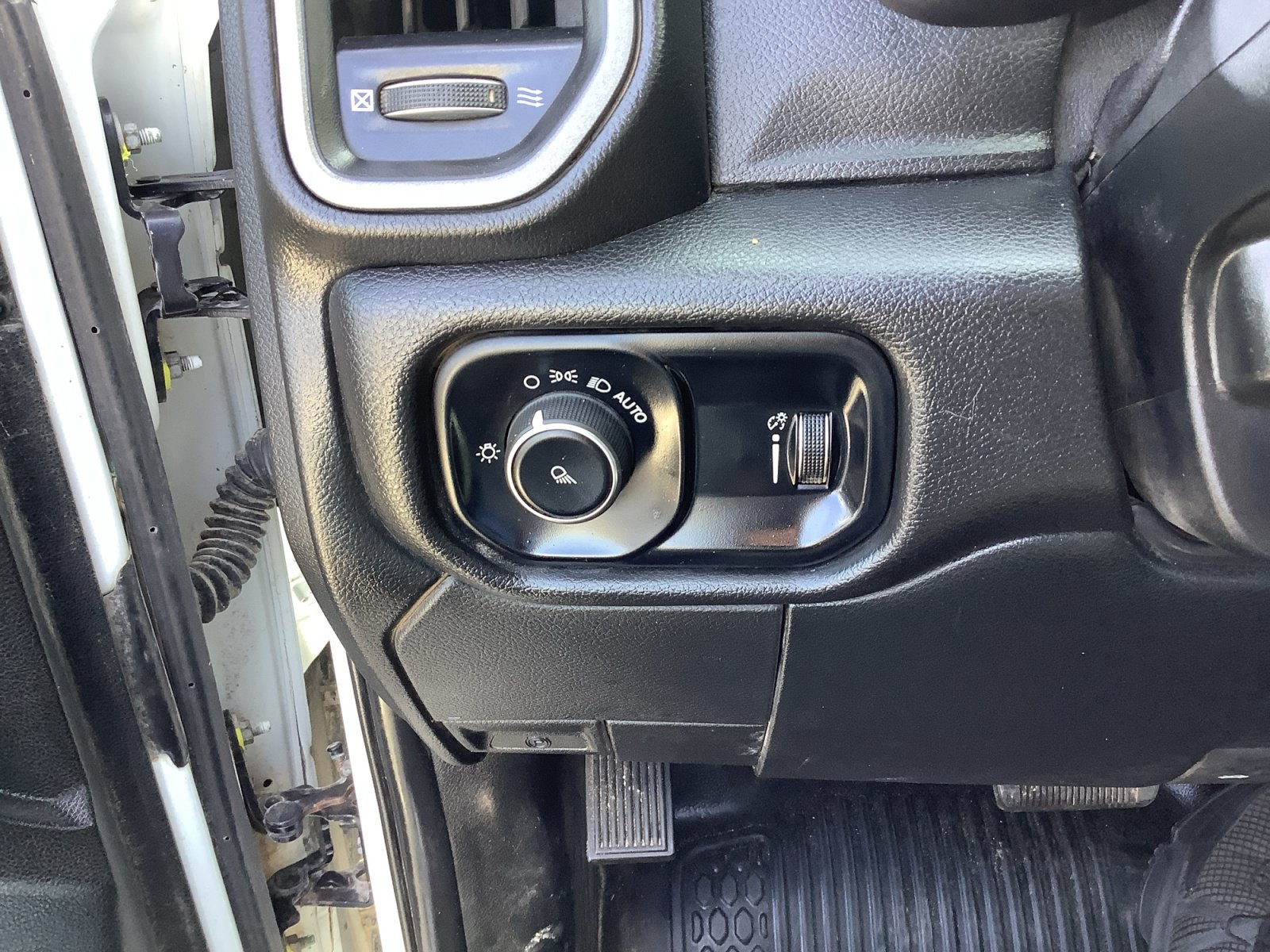 Used 2023 RAM 5500 Tradesman AWD/4WD image 19
