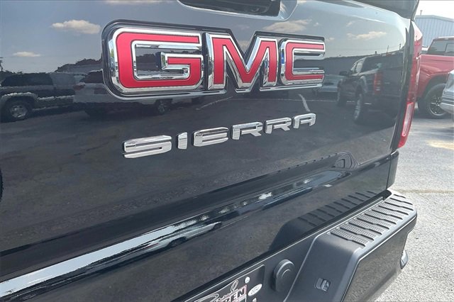 New 2026 GMC Sierra 1500 Pro w/ Graphite Edition image 9
