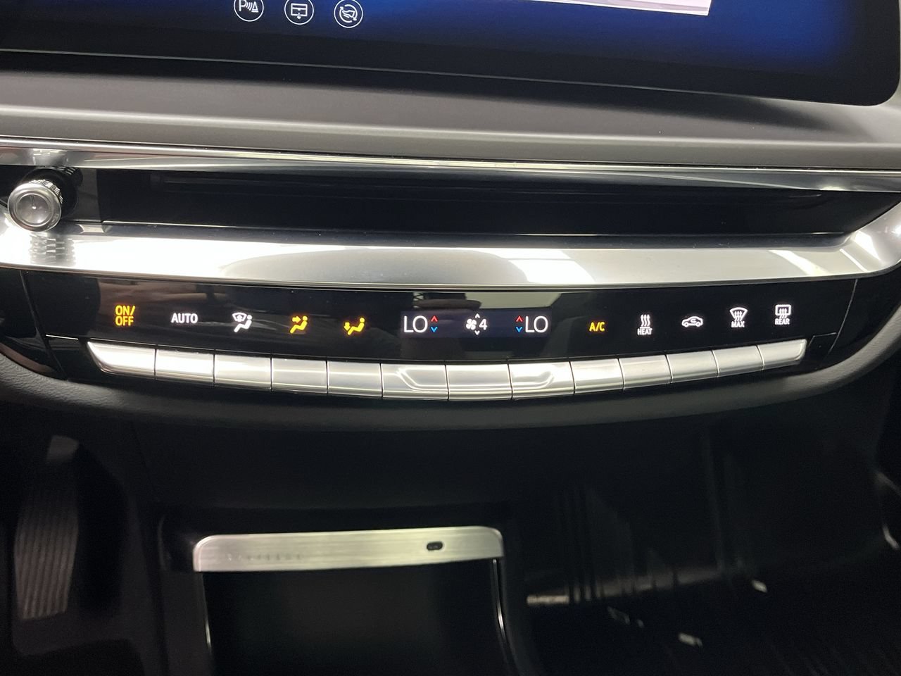 Certified 2024 Cadillac Lyriq Tech w/ LPO, Floor Liner Package AWD/4WD image 23