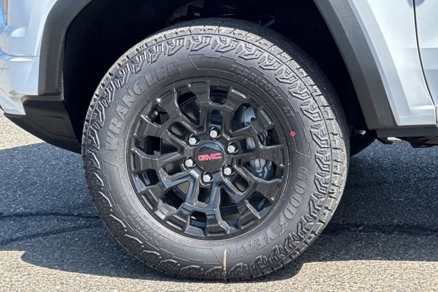 New 2026 GMC Canyon Elevation w/ Convenience Package RWD image 31