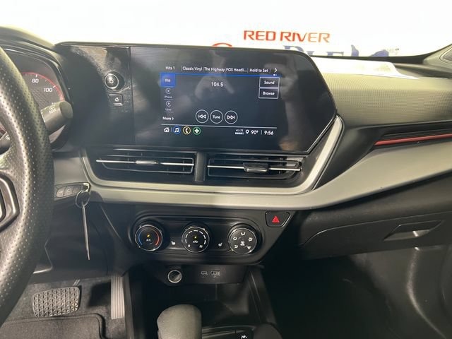 Used 2024 Chevrolet Trax RS w/ Sunroof Package FWD image 18