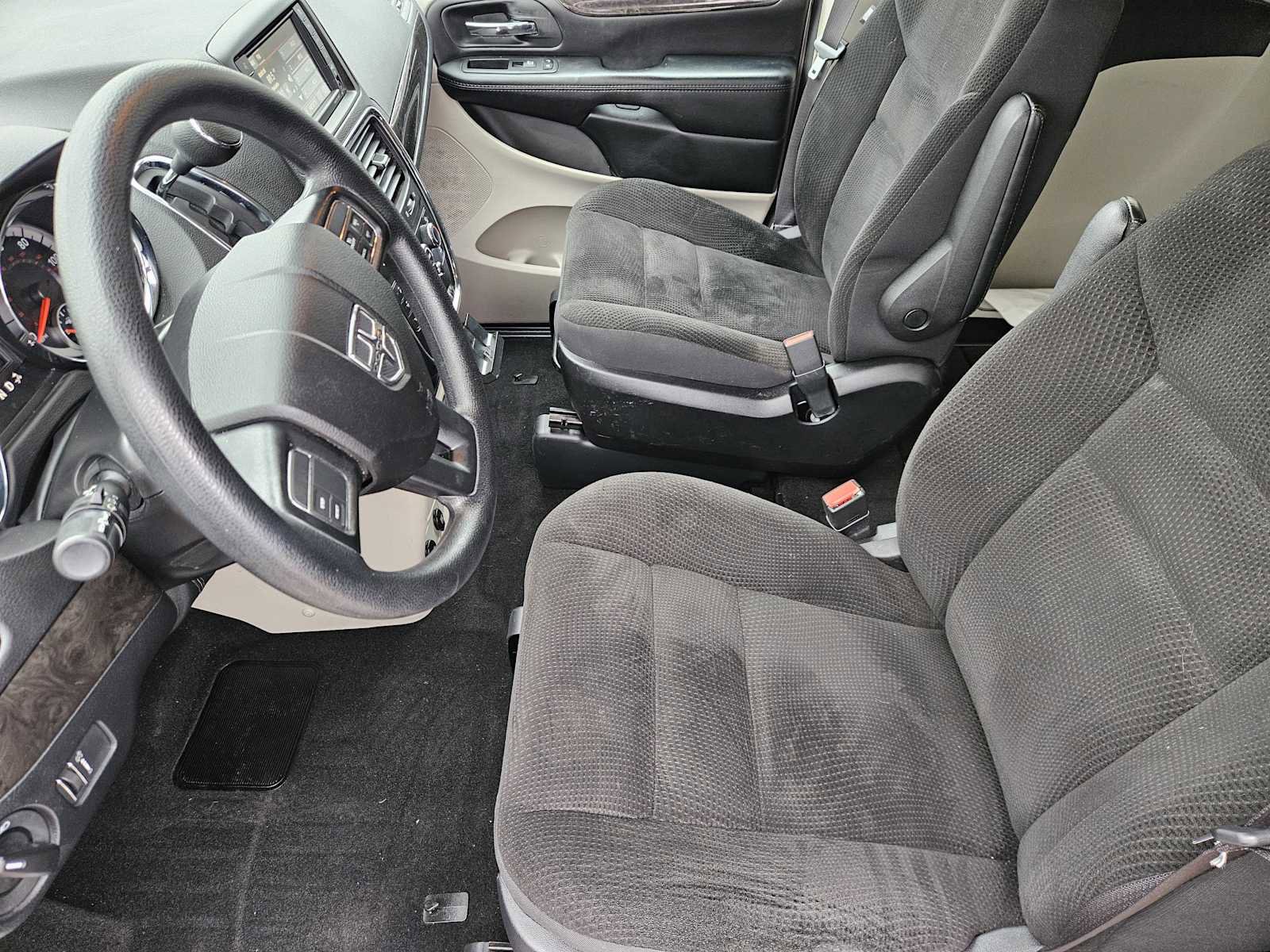 Used 2019 Dodge Grand Caravan SE image 13