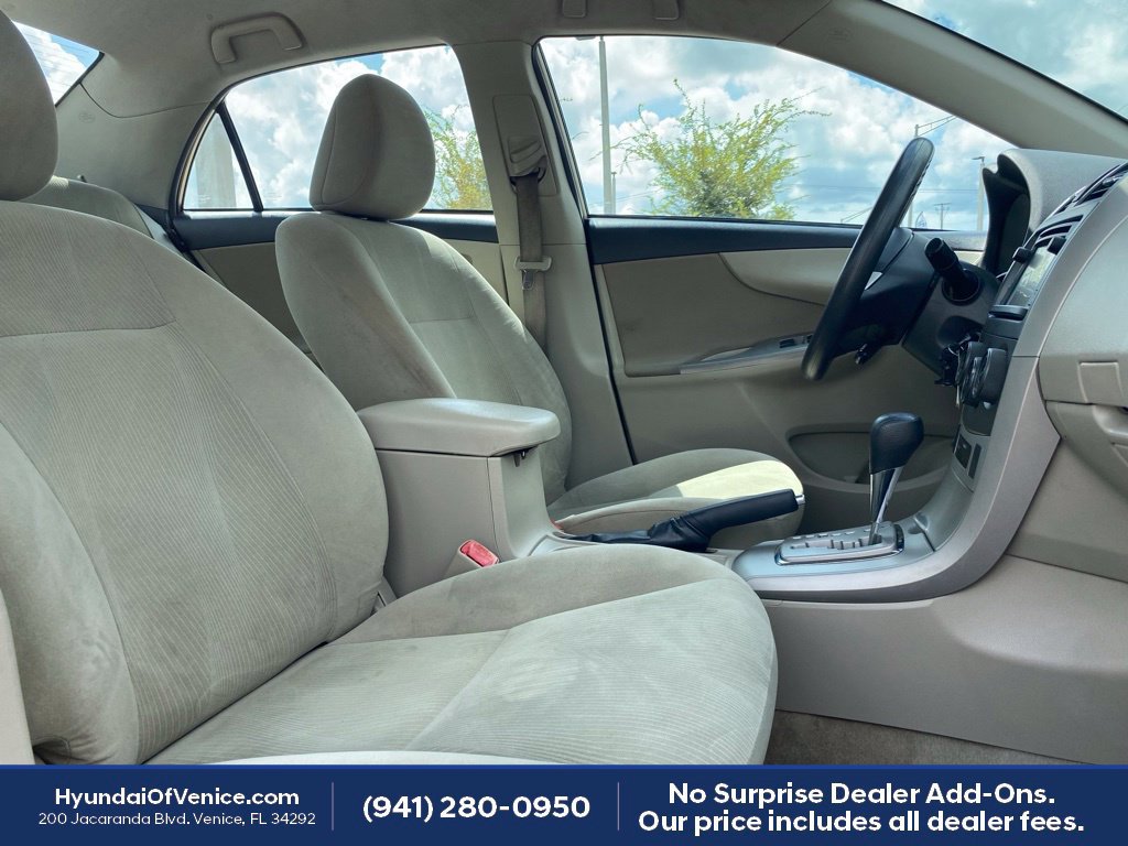Used 2013 Toyota Corolla LE FWD image 13