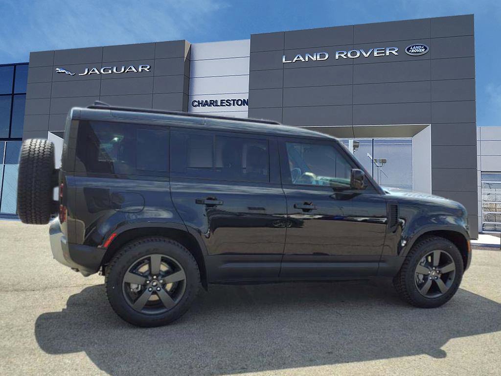 Used 2025 Land Rover Defender 110 S image 6