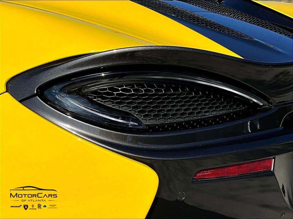 Used 2018 McLaren 570S Spider image 20