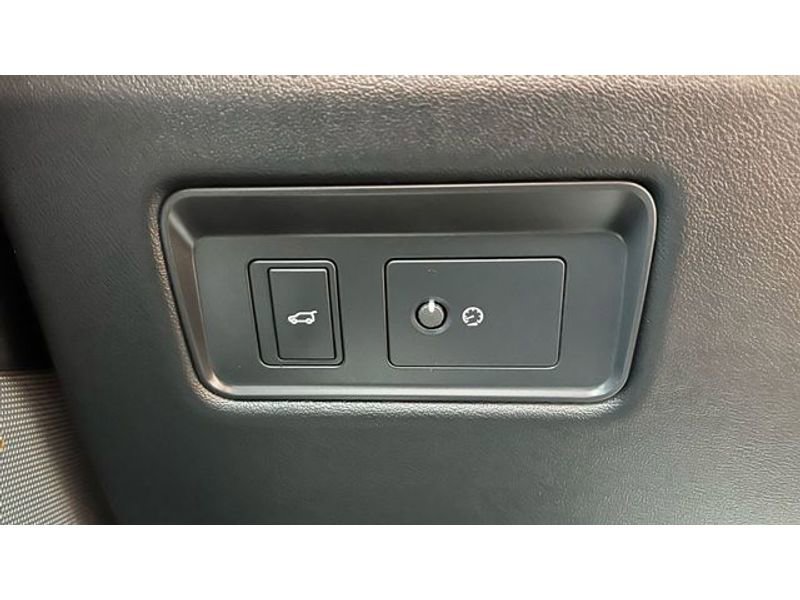 Used 2019 Land Rover Range Rover Long Wheelbase Supercharged image 38