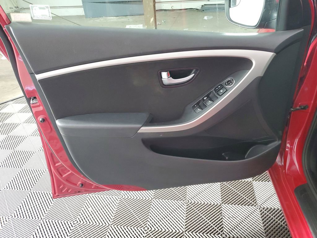 Used 2016 Hyundai Elantra GT FWD image 25
