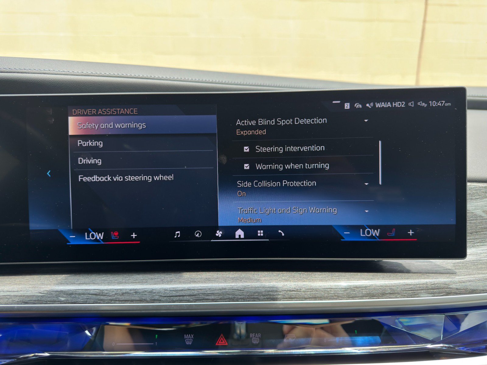Used 2023 BMW i7 xDrive60 AWD/4WD image 36