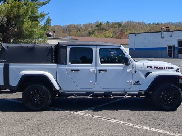 Certified 2022 Jeep Gladiator Sport AWD/4WD image 4