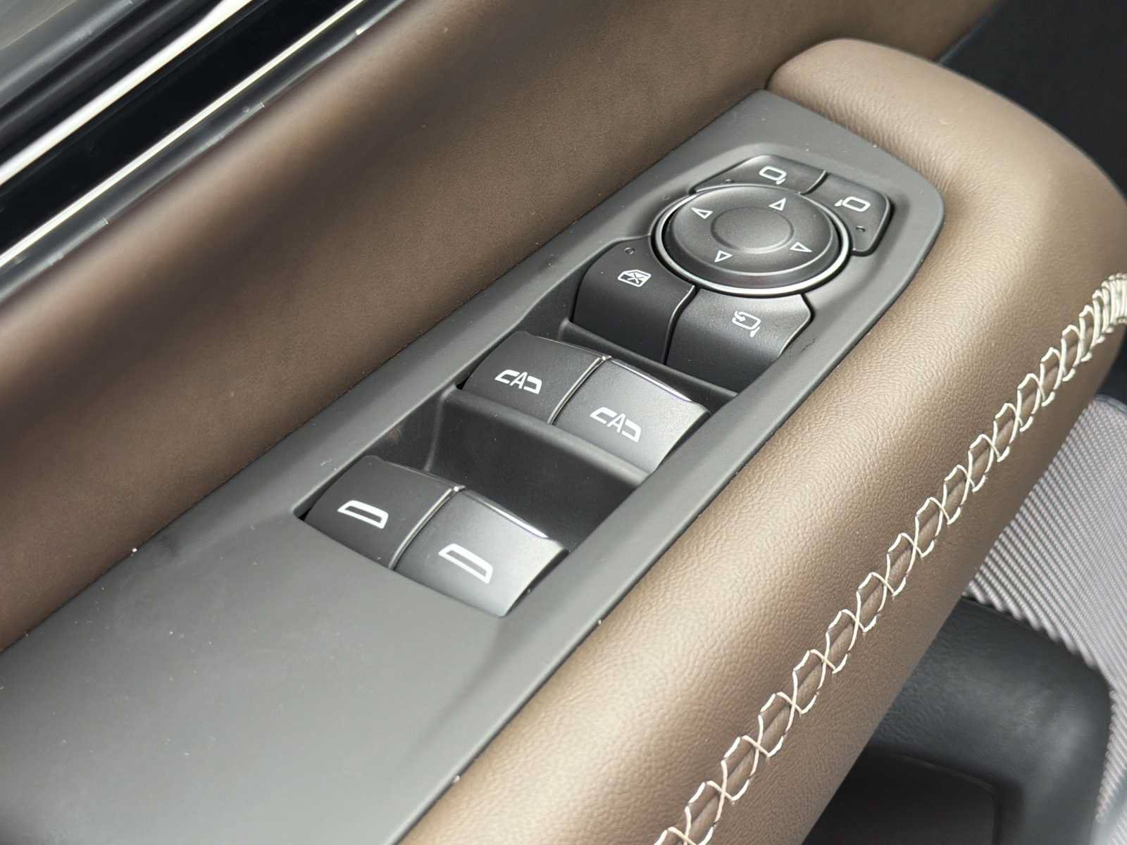 New 2026 GMC Yukon Denali Ultimate AWD/4WD image 16