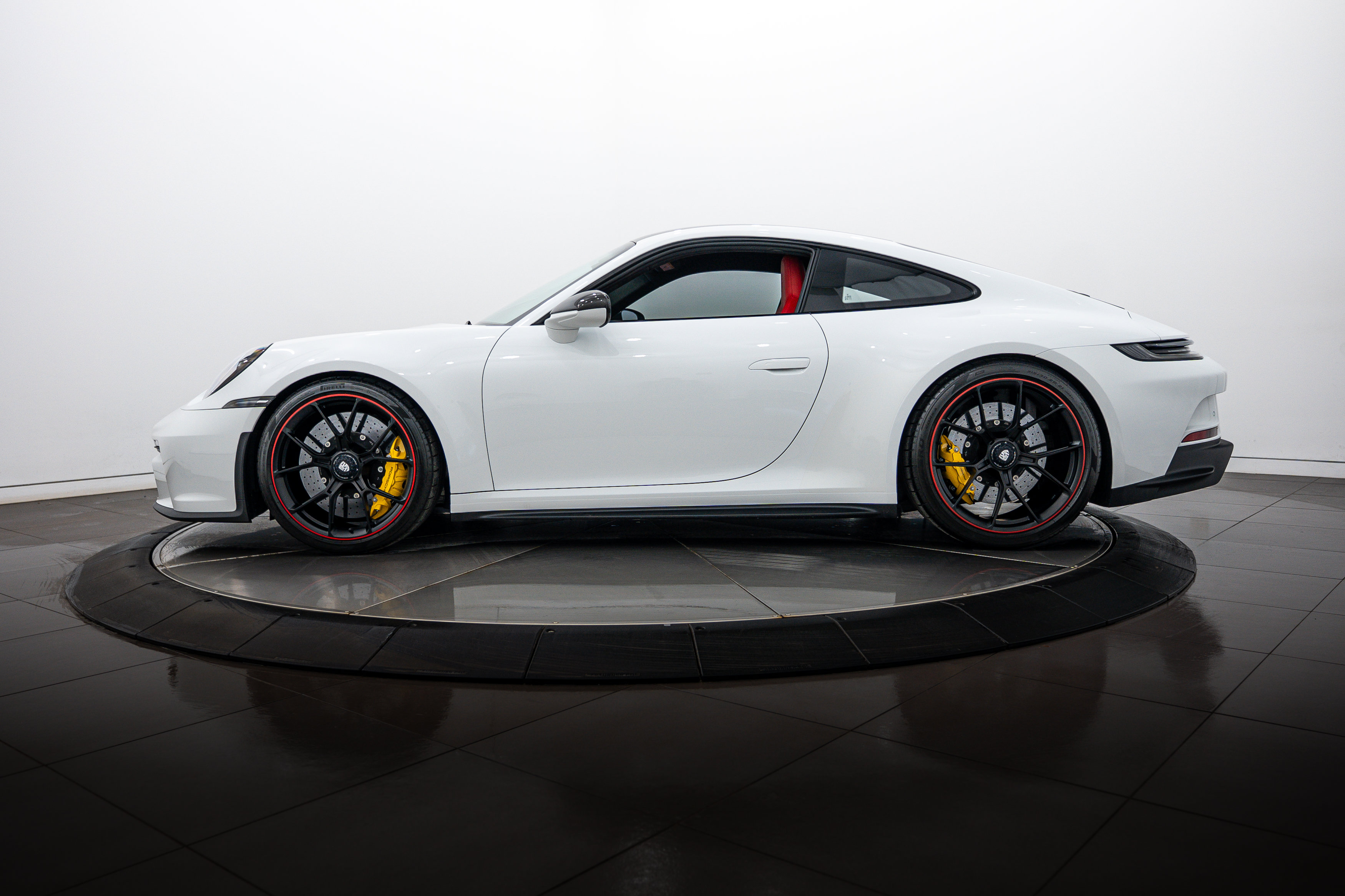 Certified 2024 Porsche 911 GT3 RWD image 2