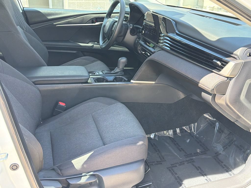Used 2026 Toyota Camry LE FWD image 10