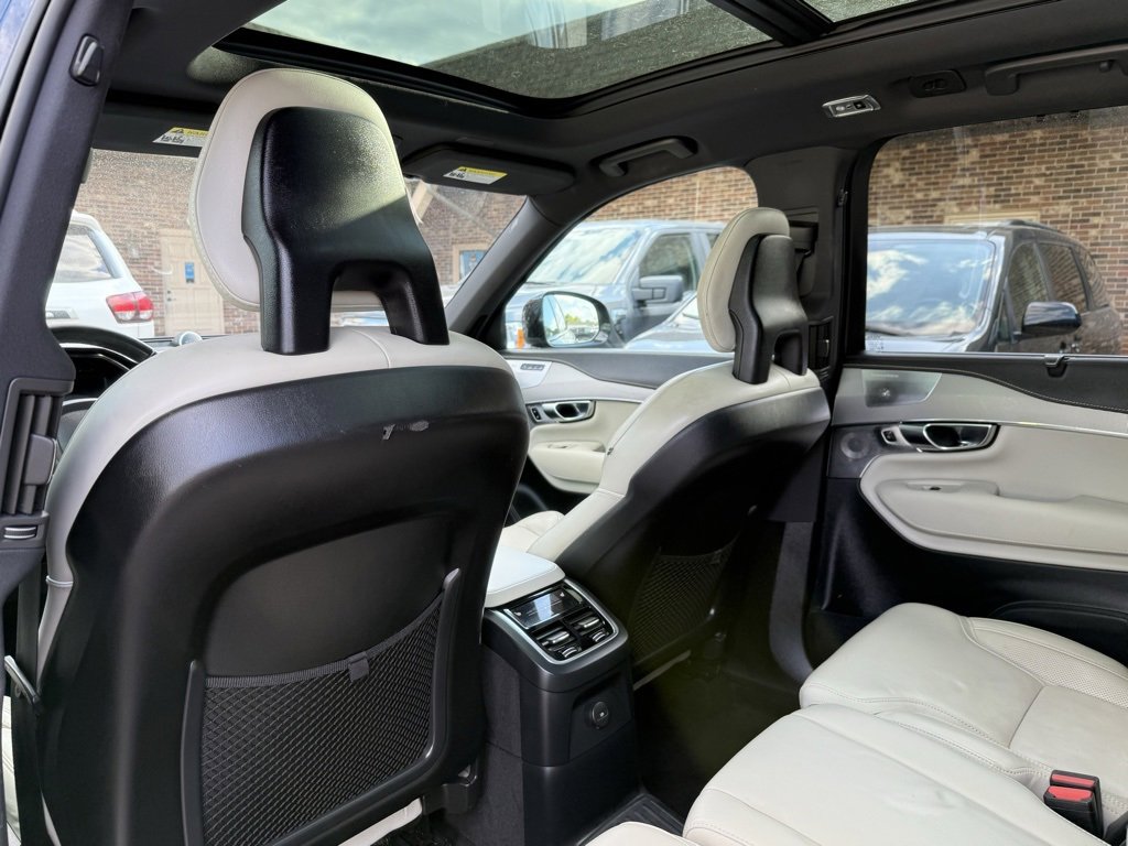 Used 2022 Volvo XC90 T8 R-Design w/ Advanced Package image 16