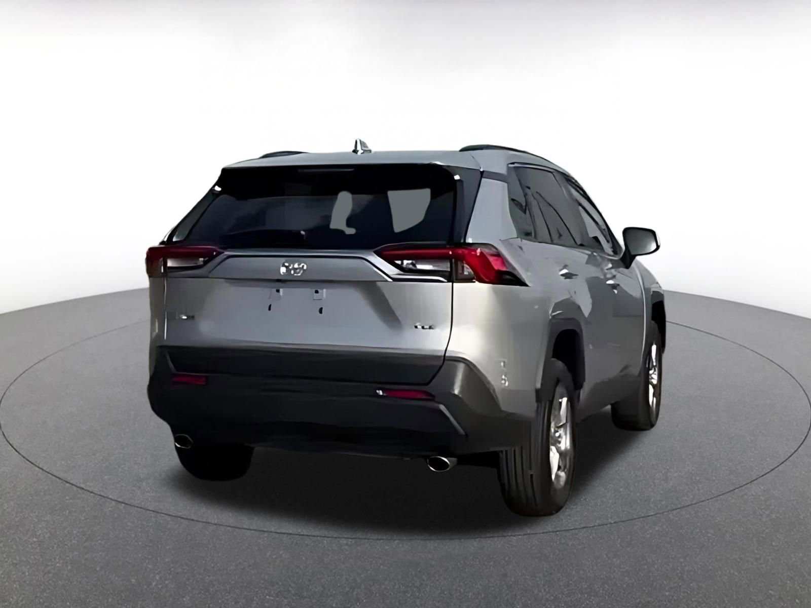 Used 2025 Toyota RAV4 XLE w/ Weather Package FWD image 9
