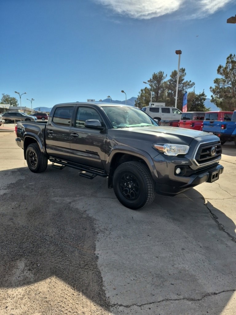 Used 2021 Toyota Tacoma image 3