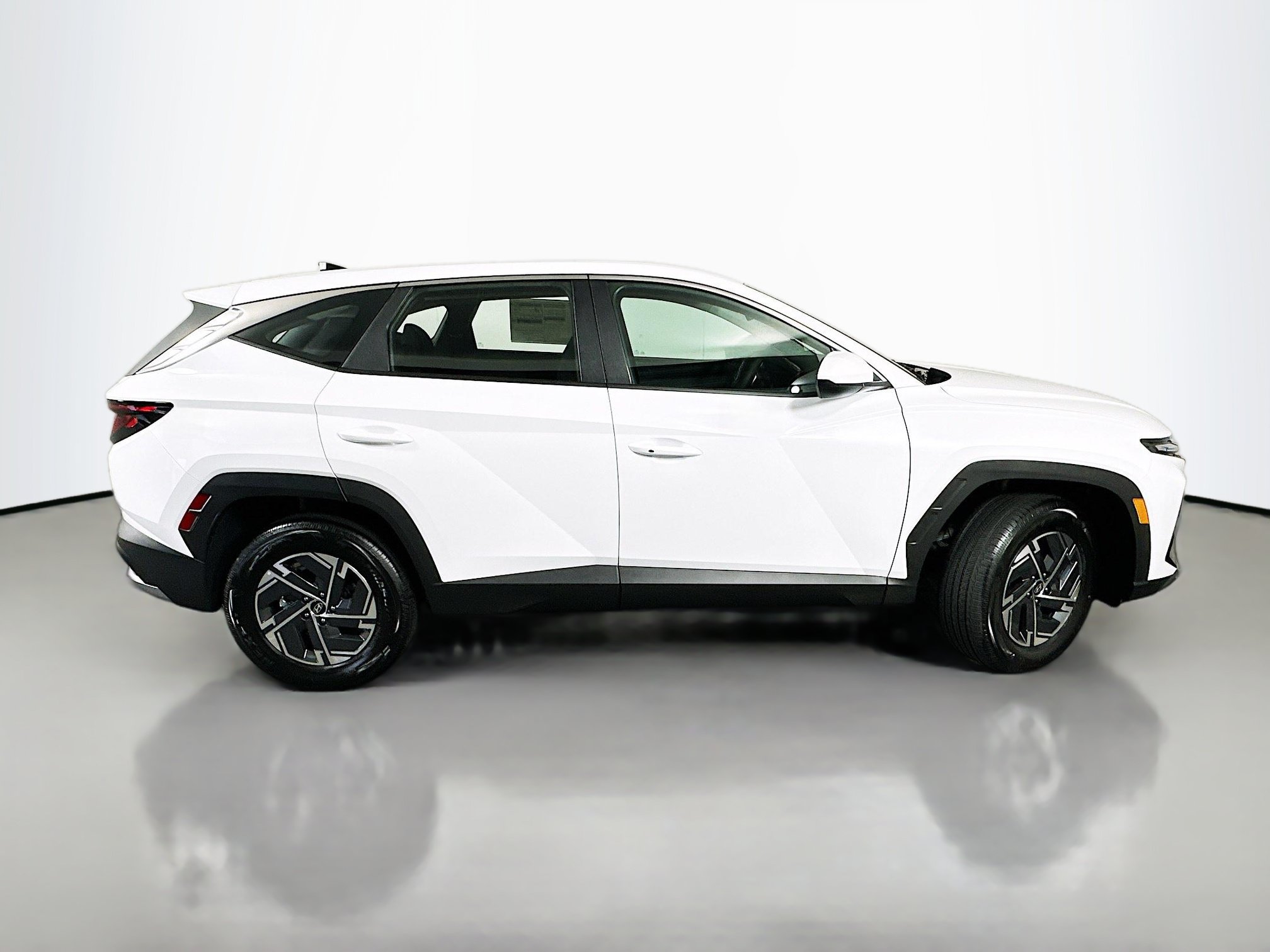 New 2026 Hyundai Tucson Blue SE AWD/4WD image 8