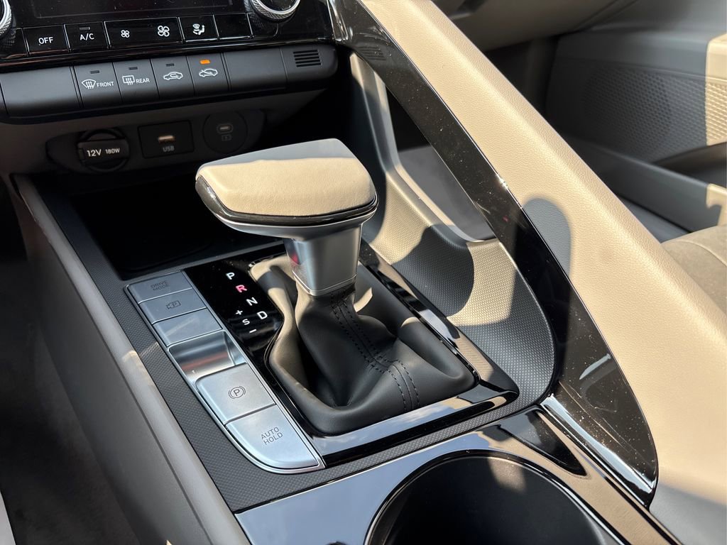 Certified 2025 Hyundai Elantra SEL image 24