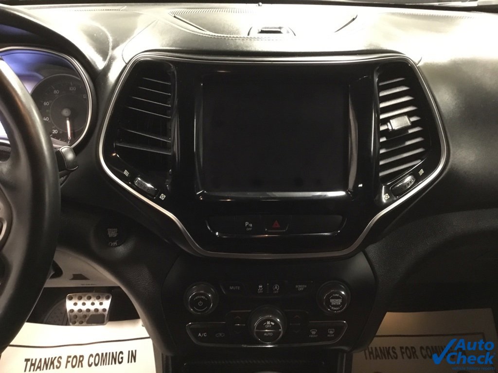 Used 2019 Jeep Cherokee Overland w/ Heavy Duty Protection Group image 50