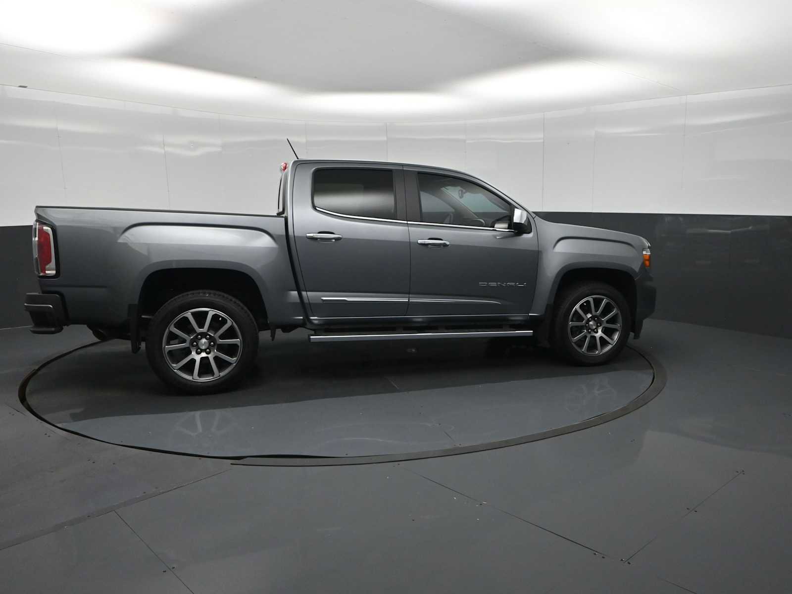 Used 2022 GMC Canyon Denali w/ LPO, Power Package AWD/4WD image 9