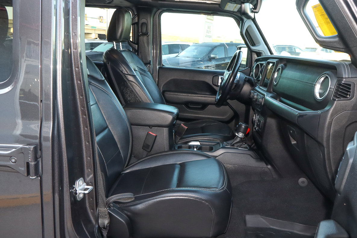 Used 2020 Jeep Wrangler Unlimited Sahara image 28