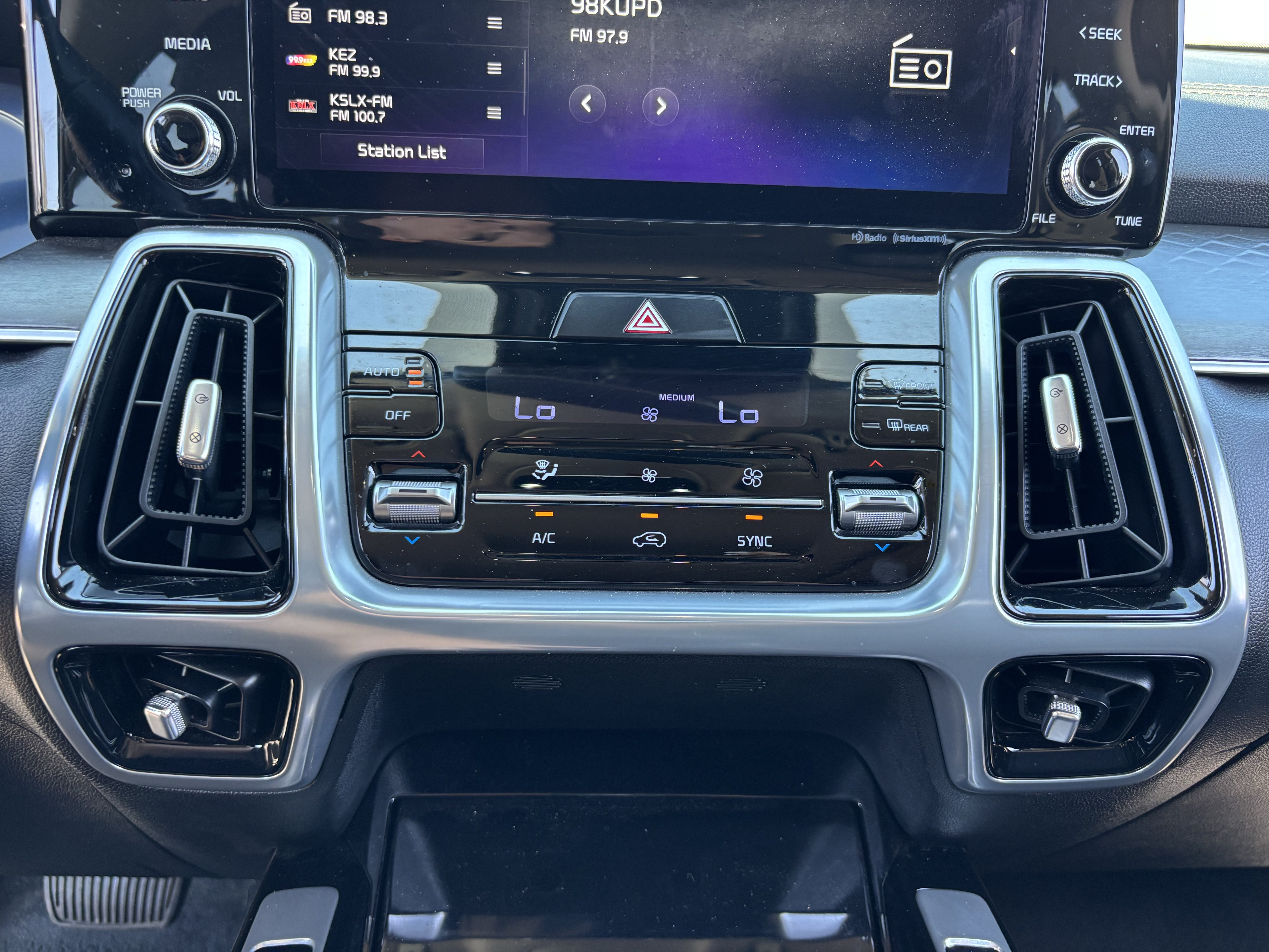 Certified 2023 Kia Sorento SX AWD/4WD image 22