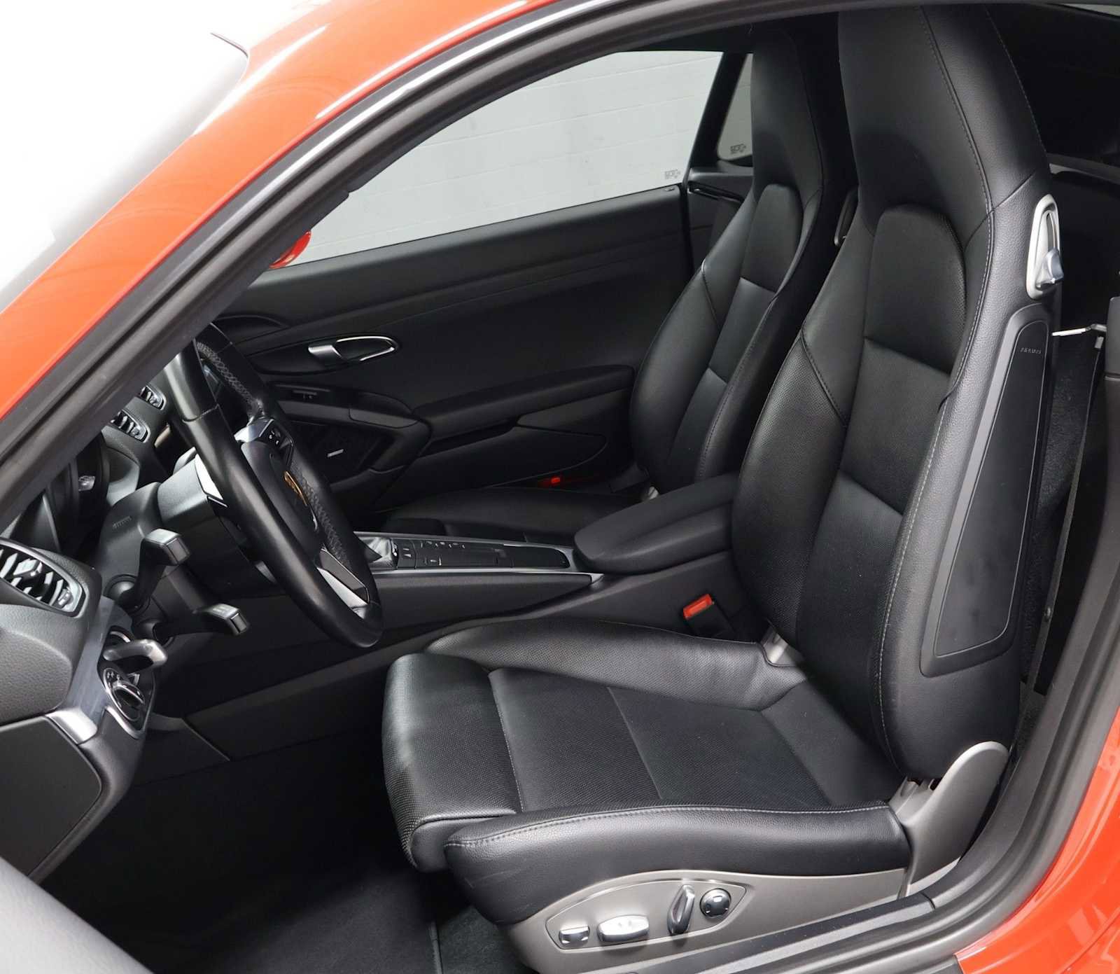 Used 2018 Porsche 718 Cayman RWD image 5