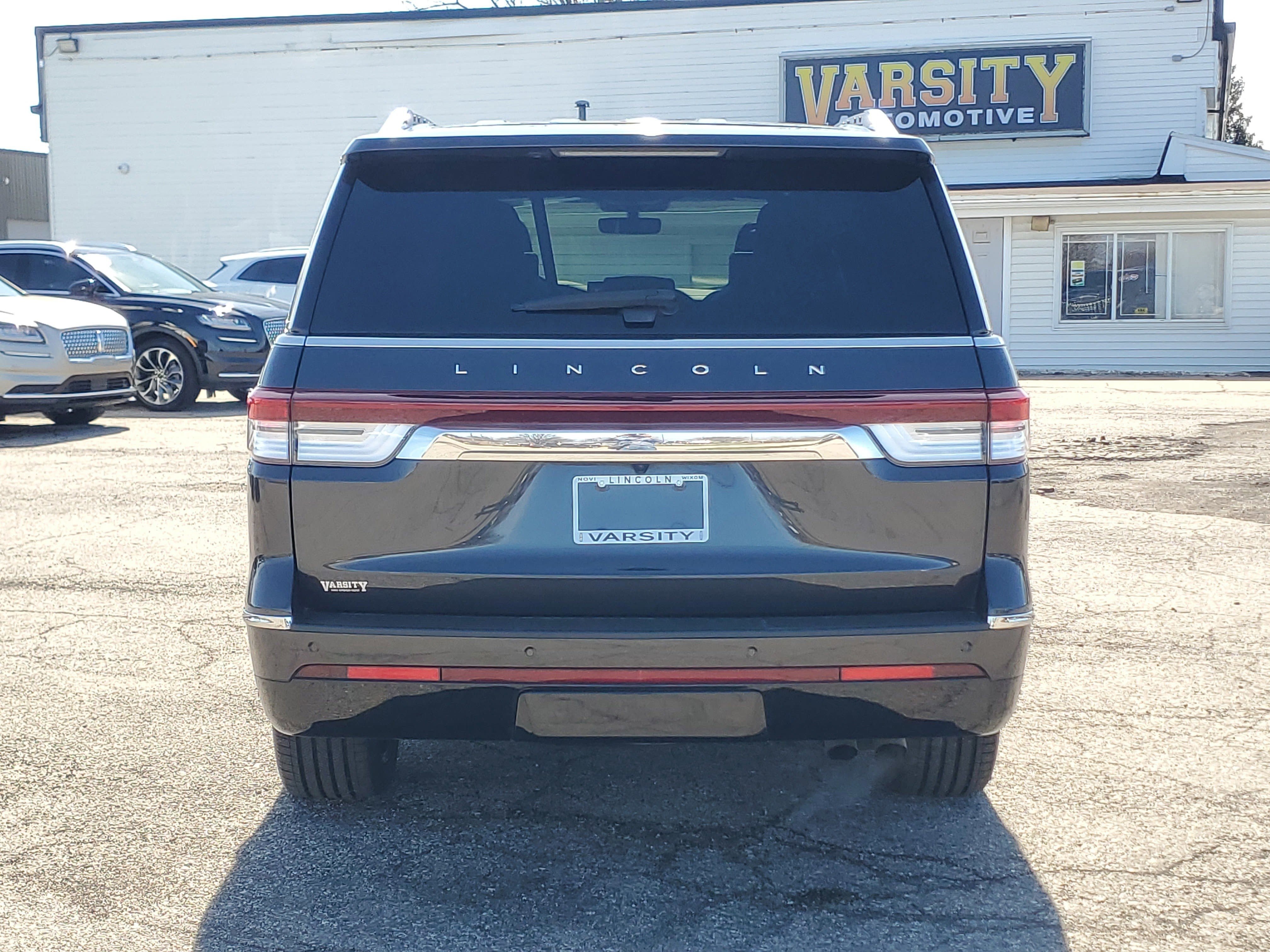 Certified 2023 Lincoln Navigator Reserve AWD/4WD image 5