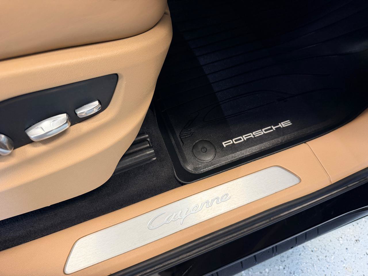 Used 2019 Porsche Cayenne AWD/4WD image 26
