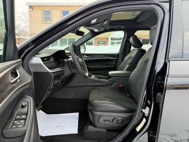 New 2026 Jeep Grand Cherokee Altitude image 19