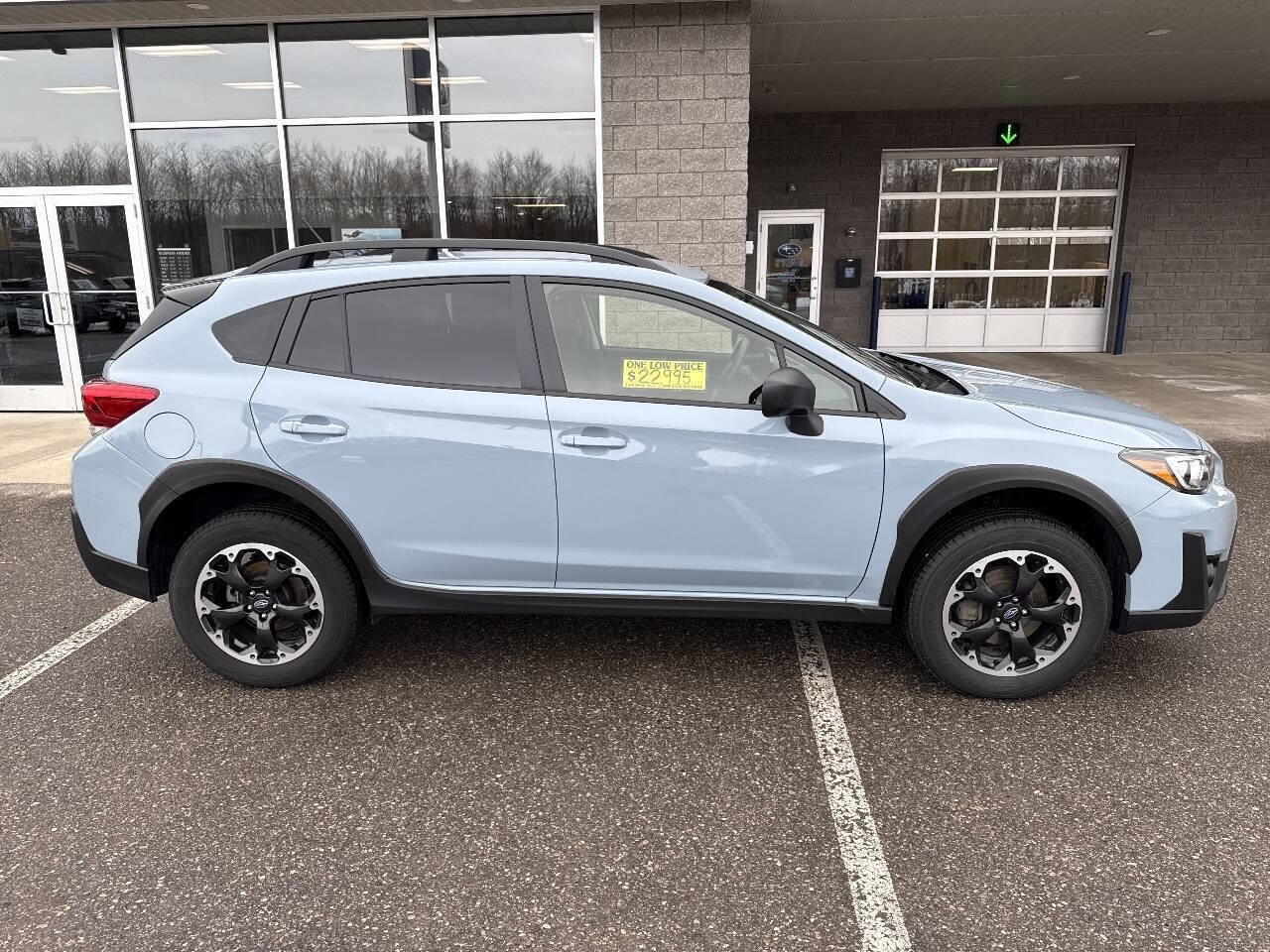 Used 2023 Subaru Crosstrek 2.0i image 2