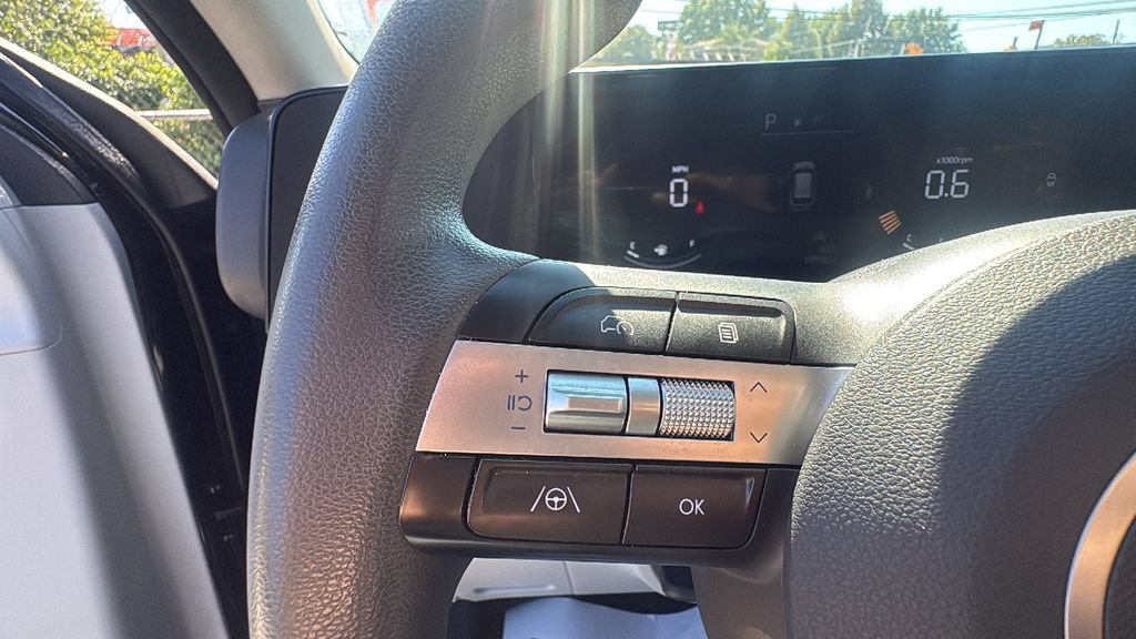 Used 2024 Hyundai Kona SE AWD/4WD image 17