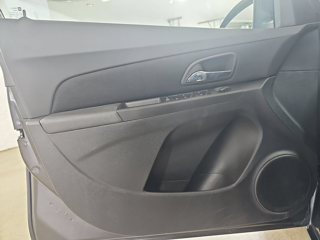 Used 2016 Chevrolet Cruze LT FWD image 31